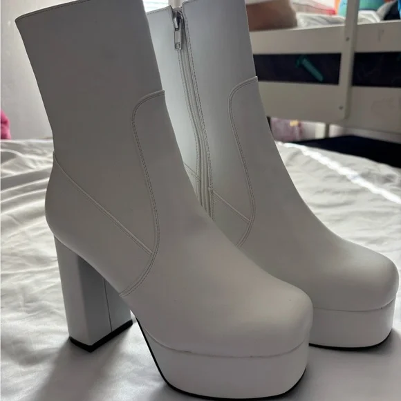 White Platform Booties Boots Size 8 Dolls Kill Brand New - Picture 3 of 7